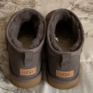 New UGG mini booties w/o tags. Size 11
